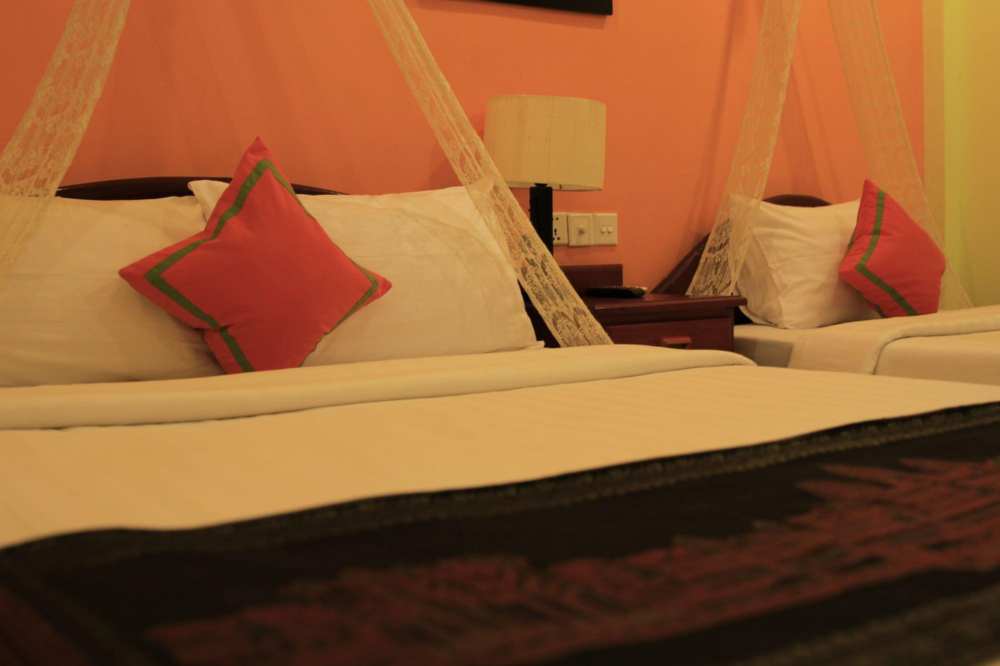Banyan Leaf Hotel เสียมราฐ ภายนอก รูปภาพ