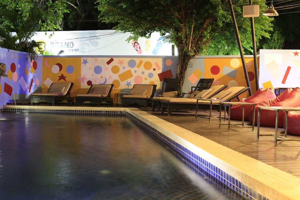 Banyan Leaf Hotel เสียมราฐ ภายนอก รูปภาพ